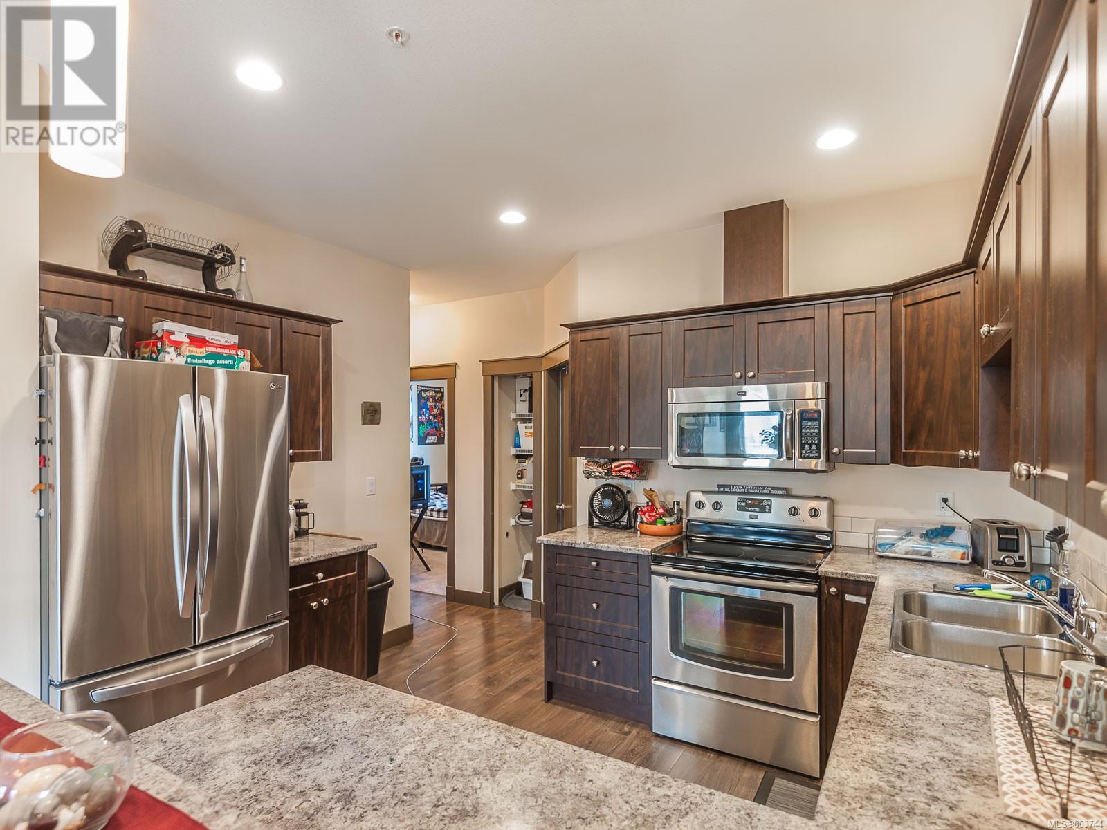 1401 Cassell Pl, Nanaimo, British Columbia V9R 0C9 (22753995) House